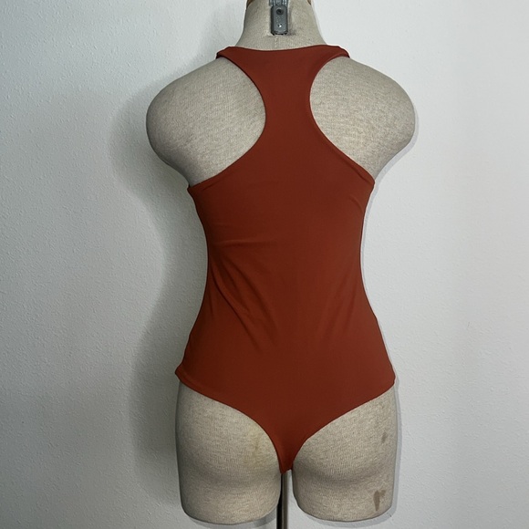 Basal Simple Thong Bodysuit - Picture 2 of 3